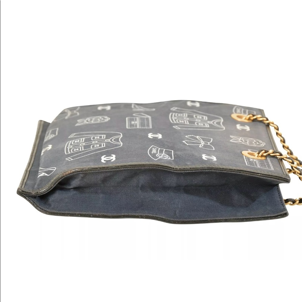 CHANEL Illustration Chain Tote Bag - Picture 4 of 8
